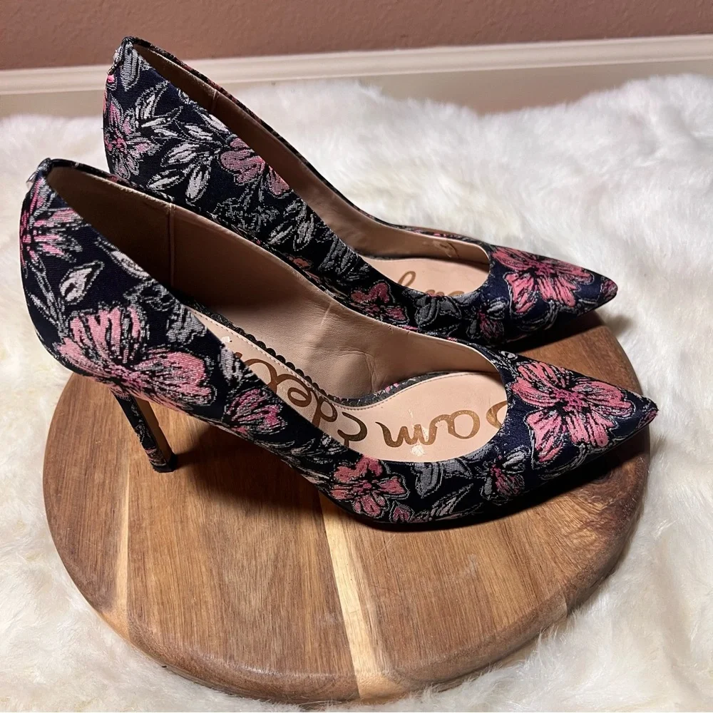 Sam Edelman Navy Blue and Pink Heels with Floral Embroidery Size 8 - Picture 2 of 13